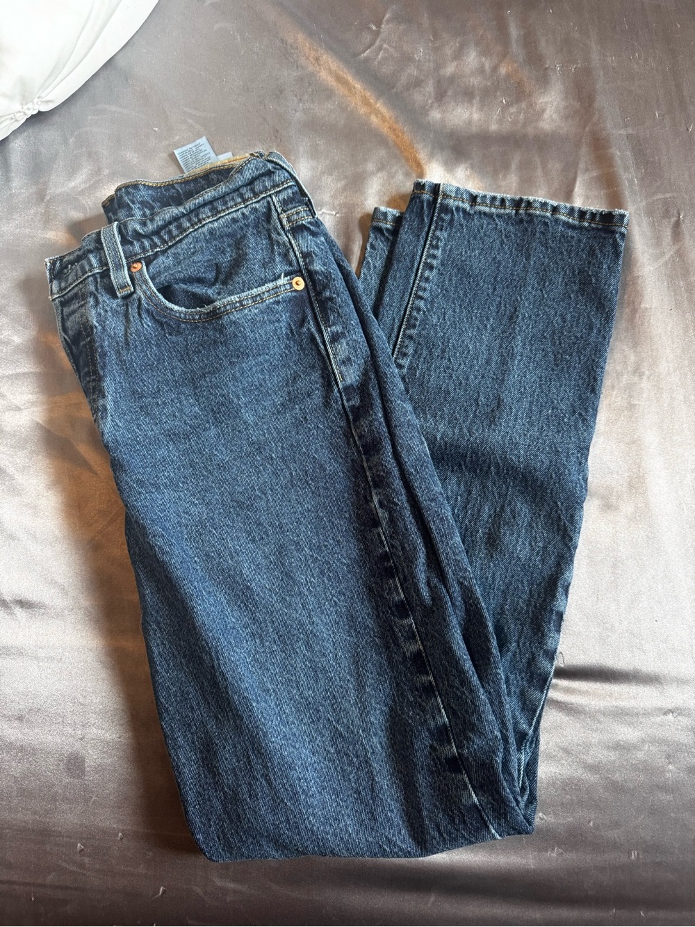 STRAIGHT LEG LEVIS